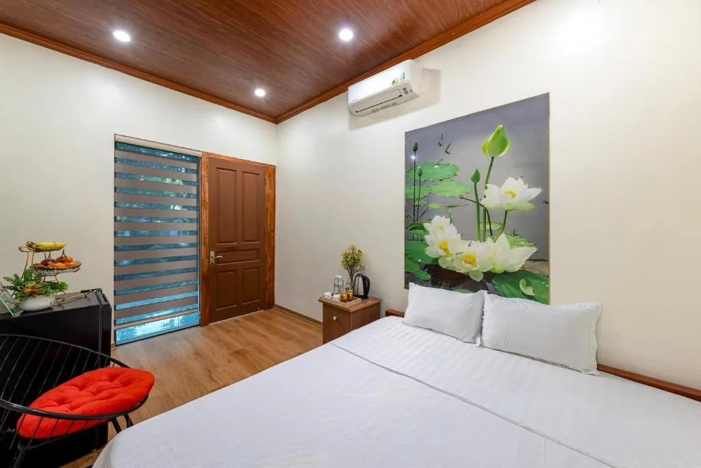 Deluxe Double Room with Bath — Tam Coc Friends Bungalow